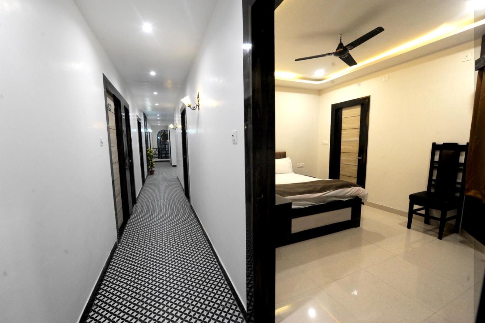 Golden Inn Prayagraj Exterior photo